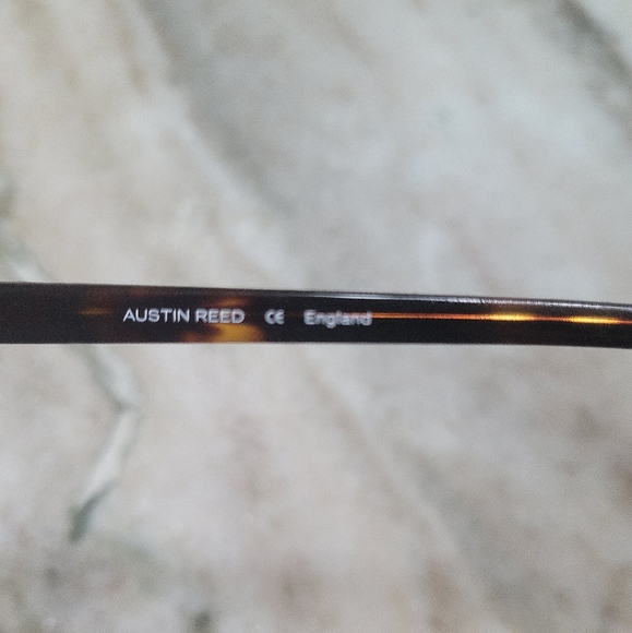 Austin Reed Eyeglasses - Picture 3 of 6
